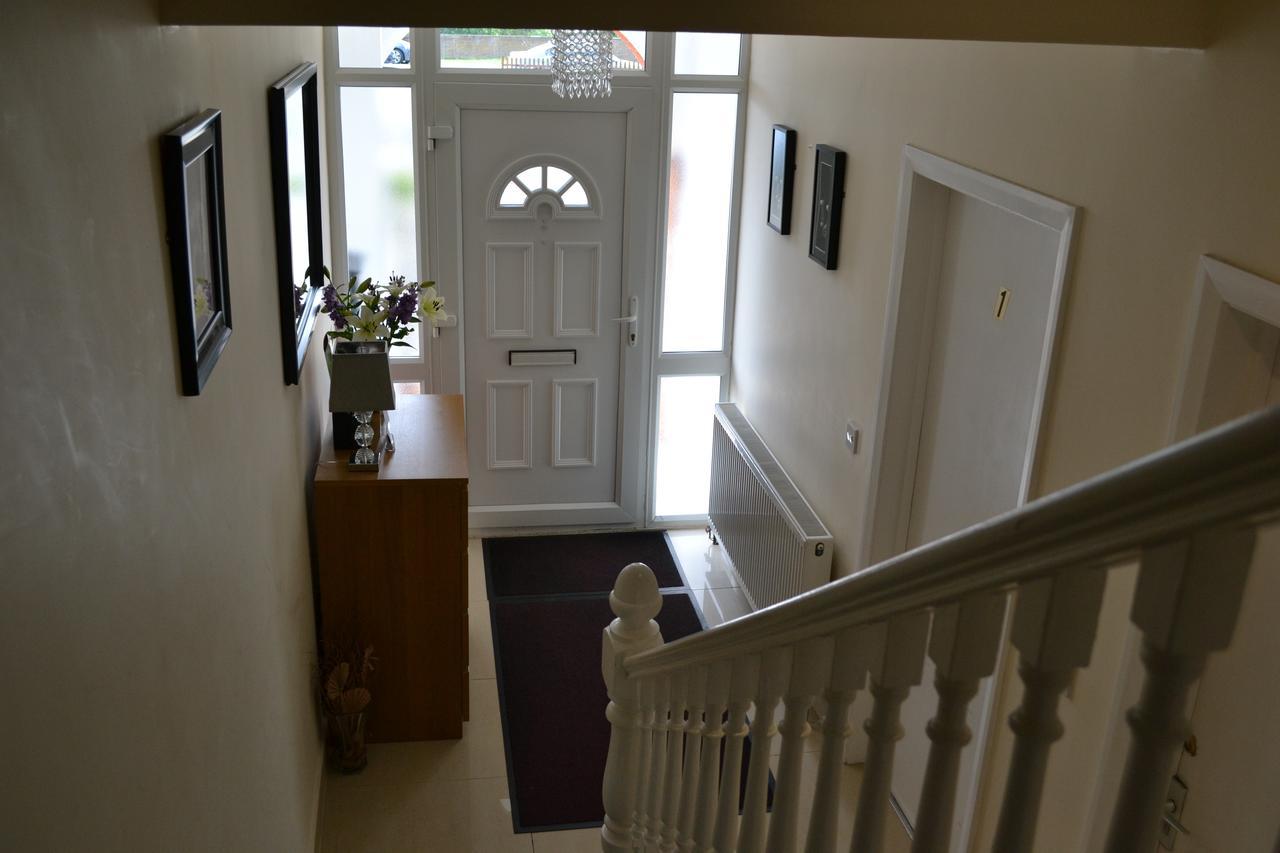 Annie'S Guest House Farnborough (Hampshire) Exterior foto
